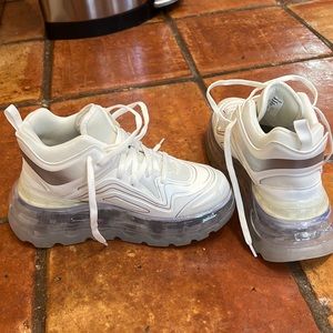 5305 sneakers